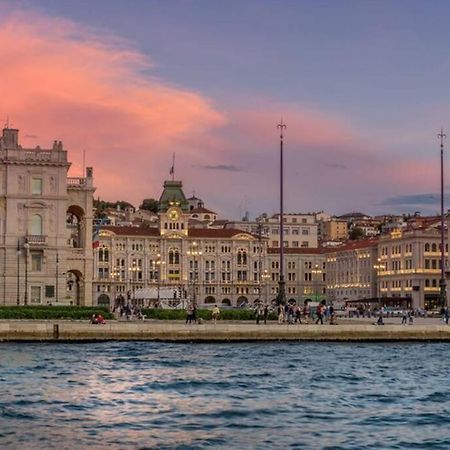 Luxury Stazione Centrale Elegante Loft Lejlighed Trieste Eksteriør billede